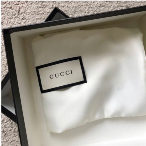 Authentic Gucci Storage Box with a Dust Bag. - Picture 2 of 5